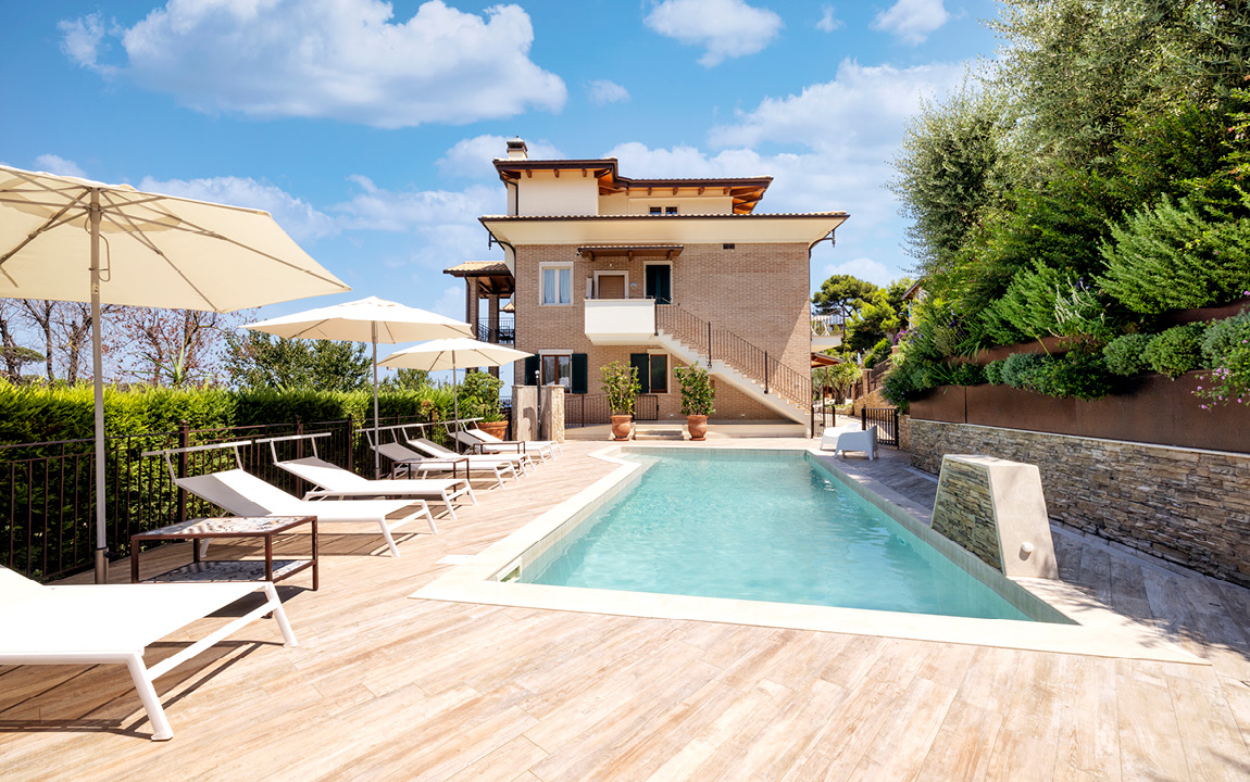 residence-marano-pool